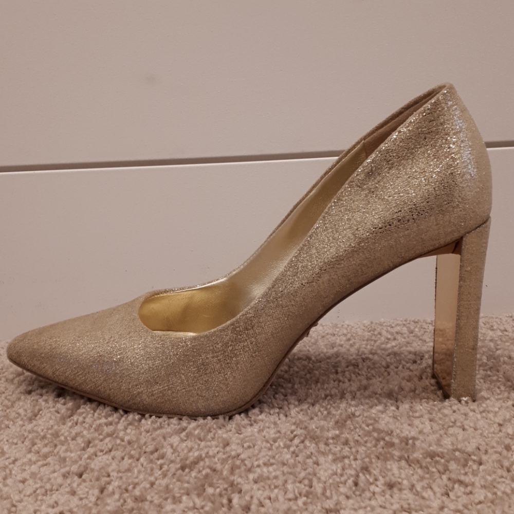 DKNY Ladies Gold Pointed Heels size 9.5 - Picture 3 of 5